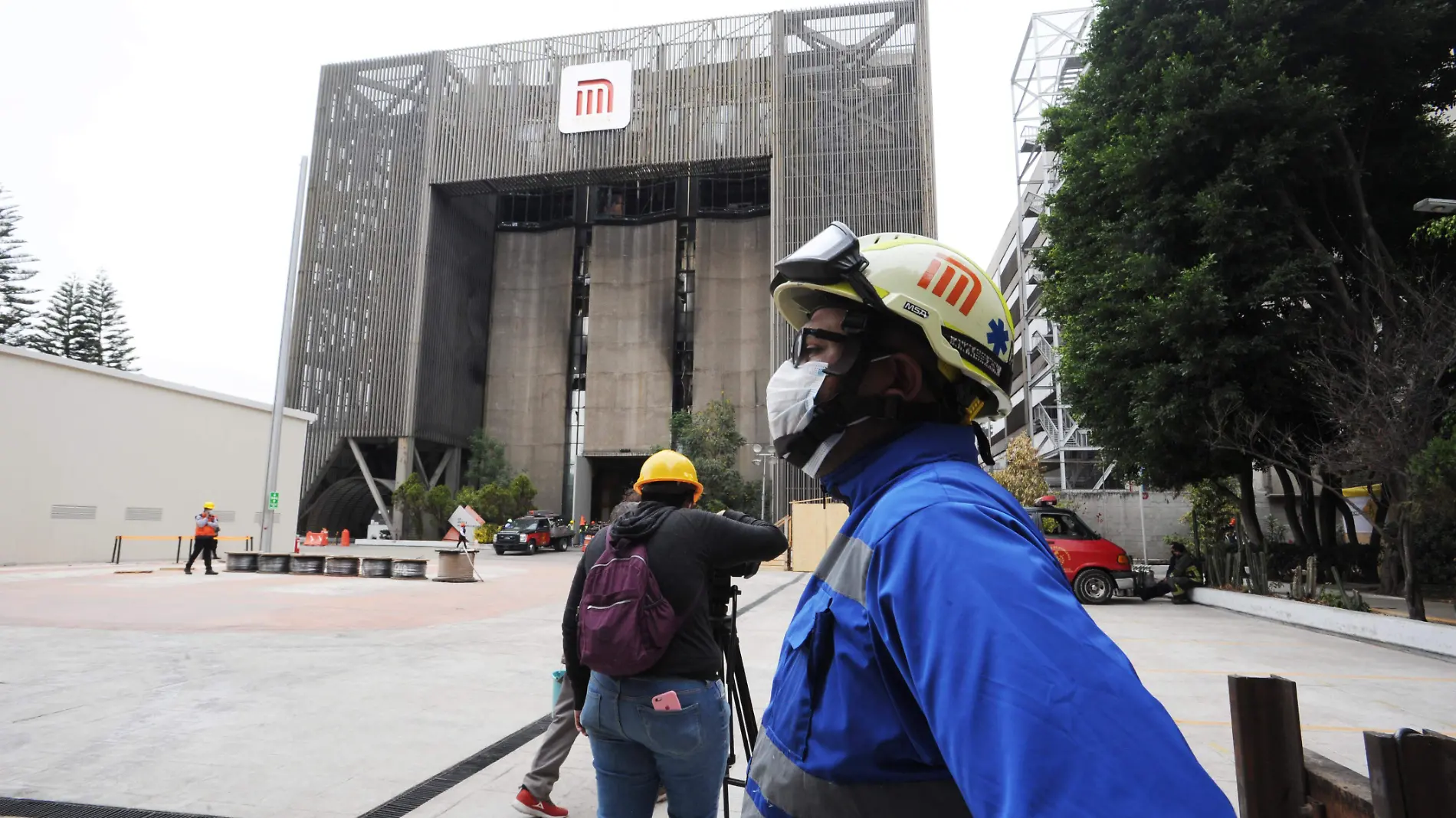 EDIFICIO QUE SE QUEMO DEL METRO. Fotos Mauricio Huizar (15)